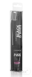 Curaprox Black is White 5460 Ultra Soft zubná kefka + bieliaca pasta s aktívnym uhlím a hydroxylapatitom 8 ml darčeková sada